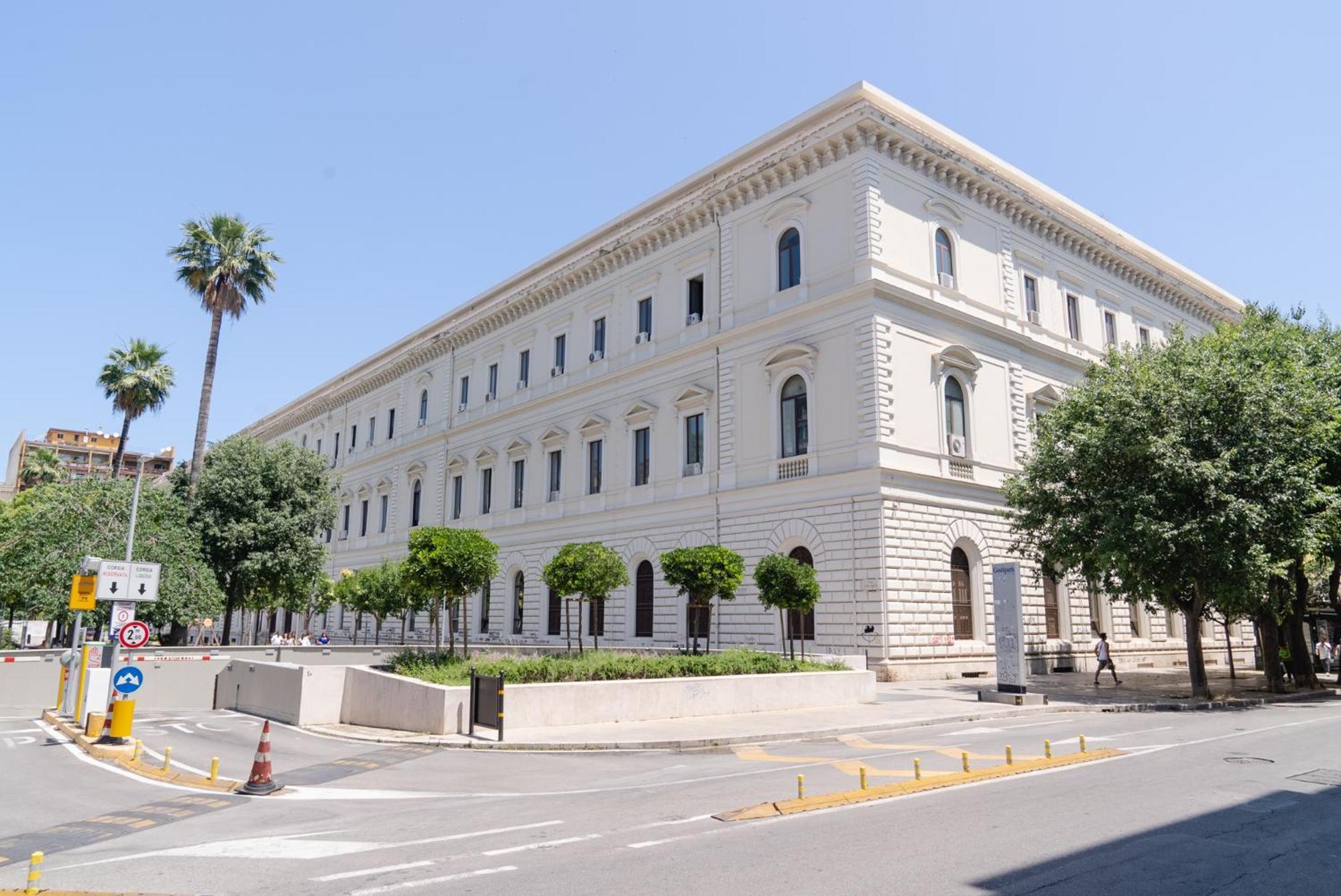 Shl _ Grandi Stazioni _ Bari Centrale Kültér fotó